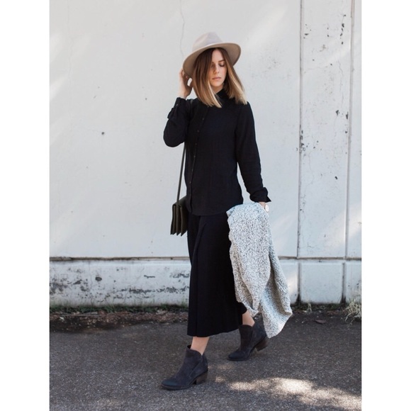 dolce vita anthracite booties